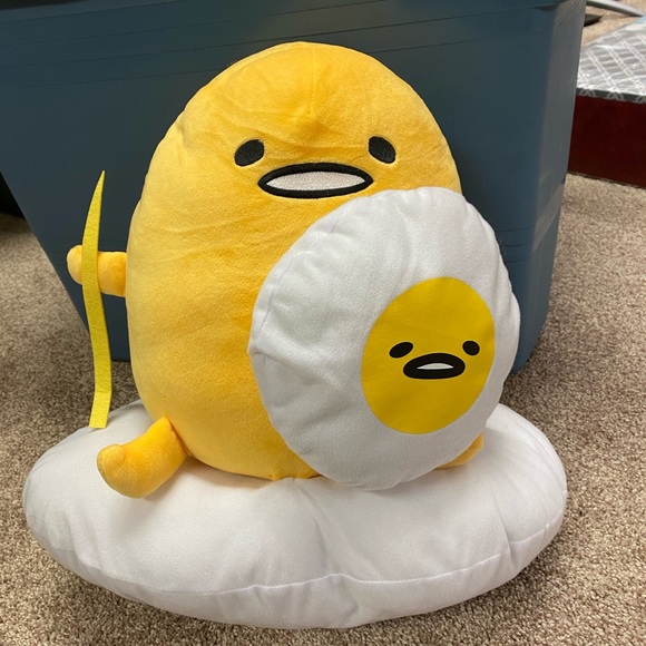 Gudetama Shield Cloud plush - Picture 1 of 2